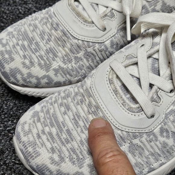 Skechers Bobs Memory Foam Air Cooled Grey & White Low Profile Sneakers Sz 8.5 - Picture 3 of 9